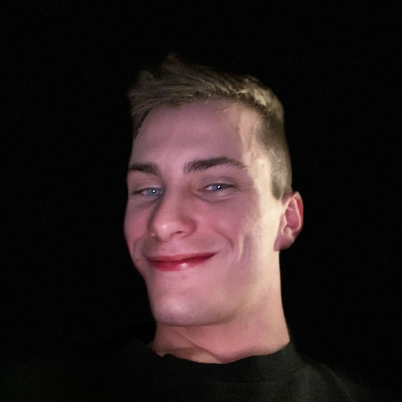 Meet your Posher, Harrison - Picture 1 of 3